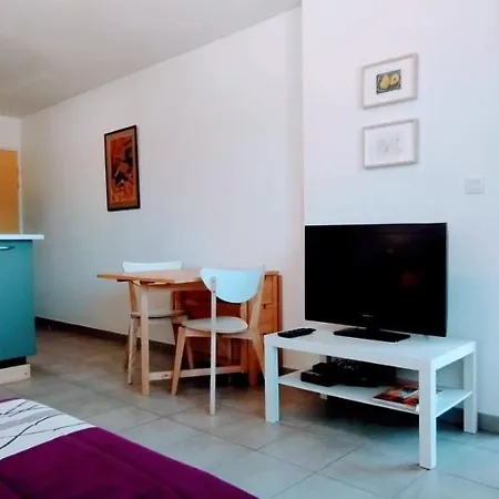 Mambrillo Parking Netflix Prime Apartment *
